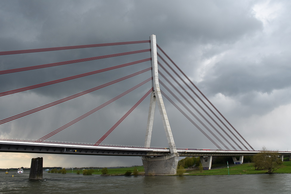  Brücken zwischen Duisburg und Dordrecht